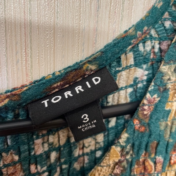 Torrid Floral Smocked Peplum Blouse | Size 3 (3X) - Picture 5 of 6